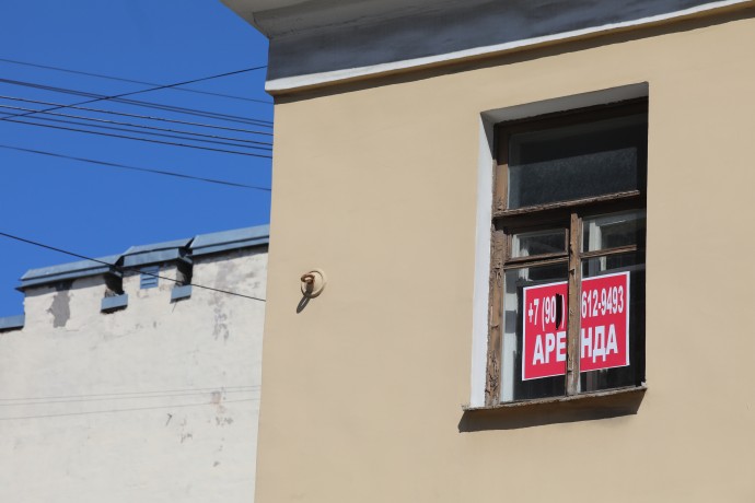 Доля теневого рынка аренды жилья в России составляет от 80% до 95% Доля теневого рынка аренды жилья в России составляет от 80% до 95%