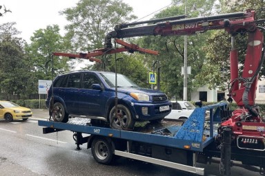 В Сочи эвакуировано 30 автомобилей с нарушениями ПДД