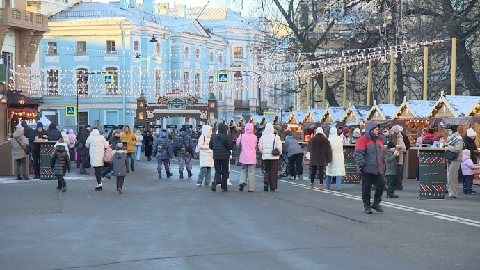 Рождественская ярмарка в Петербурге будет работать до 11 января Рождественская ярмарка в Петербурге будет работать до 11 января