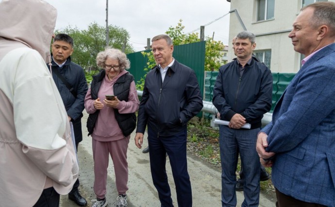 Мэр Южно-Сахалинска проверил ход благоустройства переулка Отдалённого