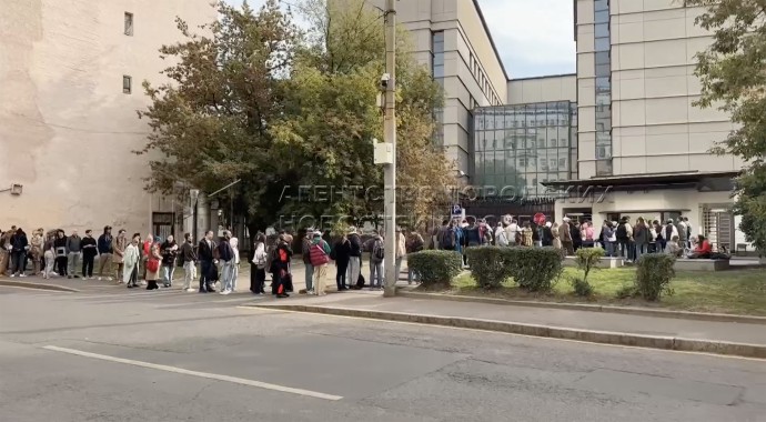 В Москве 17 сентября выстроилась огромная очередь за визами в посольство Японии