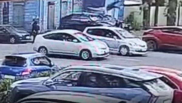 В Иркутске сбитый пешеход сделал двойное сальто и приземлился на крышу авто