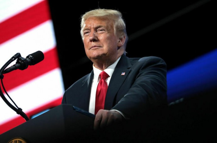 Трамп посоветовал чете Макронов выяснять отношения за закрытыми дверями