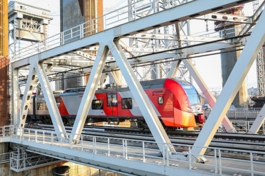 В Калининграде завершили строительство ж/д моста через Преголю