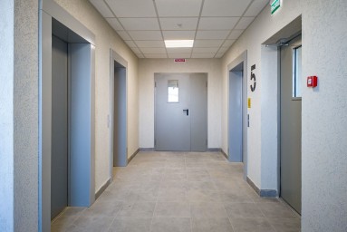 Около 390 участников программы реновации уже оформили документы на новое жилье на Базовской улице