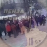 Пенза на грани транспортного срыва: жители Ахун штурмуют остановки