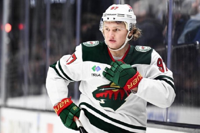 "Миннесота" с четырьмя россиянами пропустила три шайбы от "Юты" к пятой минуте "Миннесота" с четырьмя россиянами пропустила три шайбы от "Юты" к пятой минуте