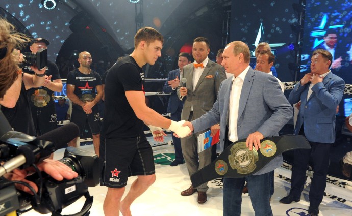 Президент UFC Уайт упомянул Владимира Путина при сравнении ММА с НБА