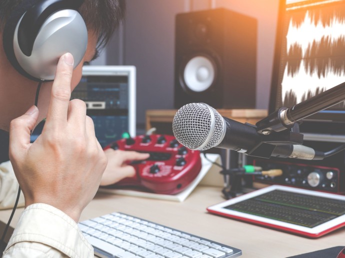 Регулятор в США обнаружил атаковавших американские радиостанции хакеров-хулиганов Регулятор в США обнаружил атаковавших американские радиостанции хакеров-хулиганов