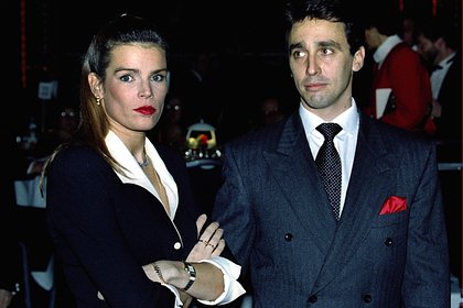 Бывший муж принцессы объяснил объятия с обладательницей титула «Мисс голая грудь» Бывший муж принцессы объяснил объятия с обладательницей титула «Мисс голая грудь»