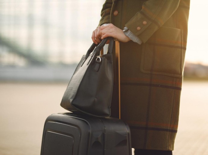 Молодые британцы выбирают миграцию на фоне роста аренды и слабого старта карьеры