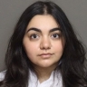 Учительница занялась сексом с 15-летним школьником в своей машине