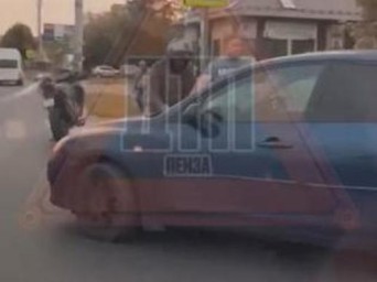 На проспекте Победы в Пензе случилось ДТП с мотоциклом