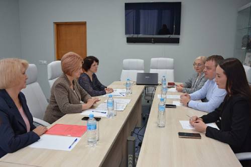 Амурское министерство соцзащиты и ректор АмГУ подписали соглашение о сотрудничестве Амурское министерство соцзащиты и ректор АмГУ подписали соглашение о сотрудничестве