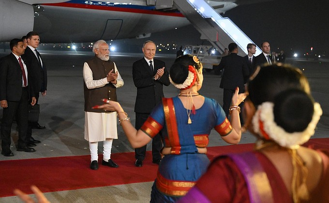 Владимир Путин прибыл в Индию с государственным визитом