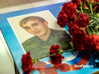 В школе № 24 Белгорода открыли пятую «парту Героя»