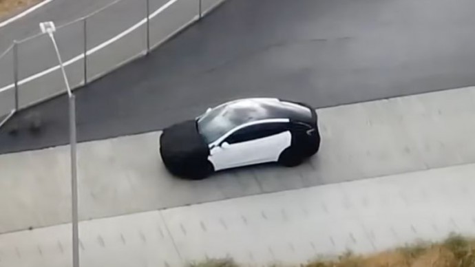 Tesla тестирует загадочную новую версию Model Y