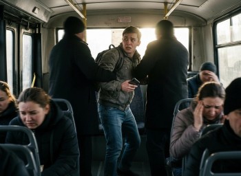 Студента, искавшего «запрещенку», нашли через 15 минут. Реальная безопасность или рейс в «цифровой ГУЛАГ»?