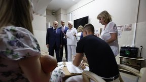 Михаил Мишустин посетил Забайкальский краевой перинатальный центр