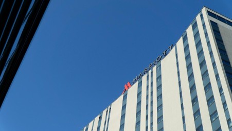 Партнер Marriott — банкрот: тысячи гостей выселены из отелей