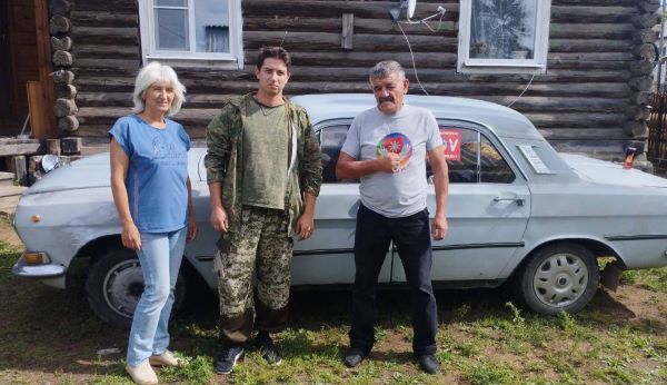 Семейная пара из Бурятии передала «Волгу» на СВО
