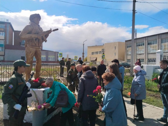 В селе Бурятии установили памятник воинам, погибшим на СВО