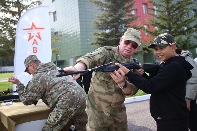 Маленькие герои: в Башкирии прошел патриотический слет «Территория героев»