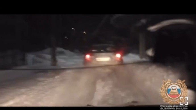 В Башкирии водитель без прав пытался скрыться от инспекторов ДПС