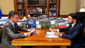 Александр Новак встретился с председателем правительства Республики Алтай Александром Прокопьевым Александр Новак встретился с председателем правительства Республики Алтай Александром Прокопьевым