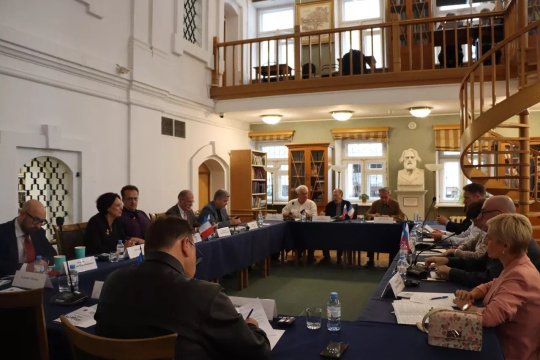 Французский клуб «Тургенев». Глобализация, многополярный мир и суверенное государство Французский клуб «Тургенев». Глобализация, многополярный мир и суверенное государство