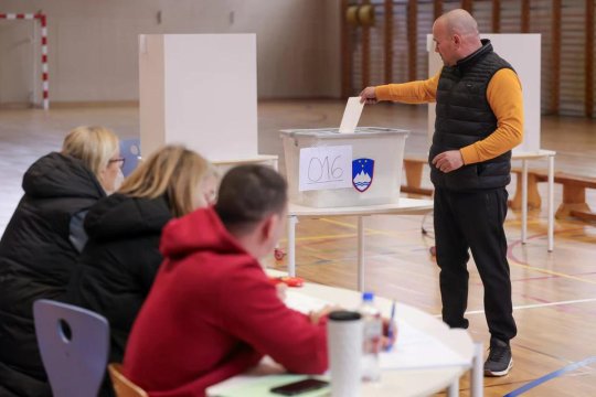 Партия премьер-министра Словении побеждает на парламентских выборах в республике