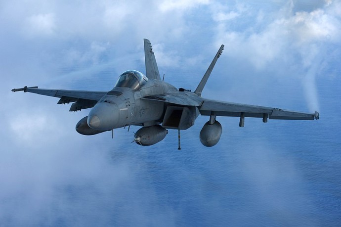 Назван возможный тип ПЗРК, из которого попали в палубный F/A-18E/F США
