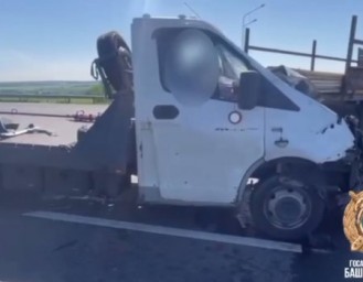 В Башкирии водитель «Газели» погиб в ДТП со стоящим автомобилем