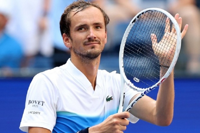 Медведев показал видео с тренировки в Австралии Медведев показал видео с тренировки в Австралии