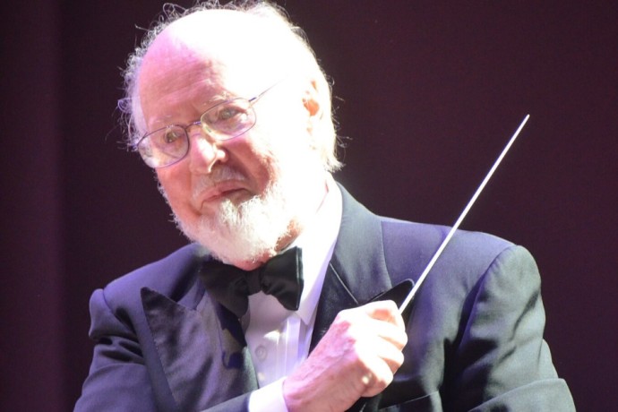 Джон Уильямс в 30-й раз пишет музыку для Стивена Спилберга — к фильму про НЛО Джон Уильямс в 30-й раз пишет музыку для Стивена Спилберга — к фильму про НЛО