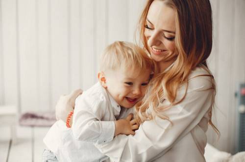 Олег Имамеев поздравил жительниц города с Днем матери Олег Имамеев поздравил жительниц города с Днем матери