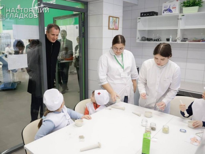 Вячеслав Гладков познакомил Игоря Щёголева с белгородской системой профобразования Вячеслав Гладков познакомил Игоря Щёголева с белгородской системой профобразования