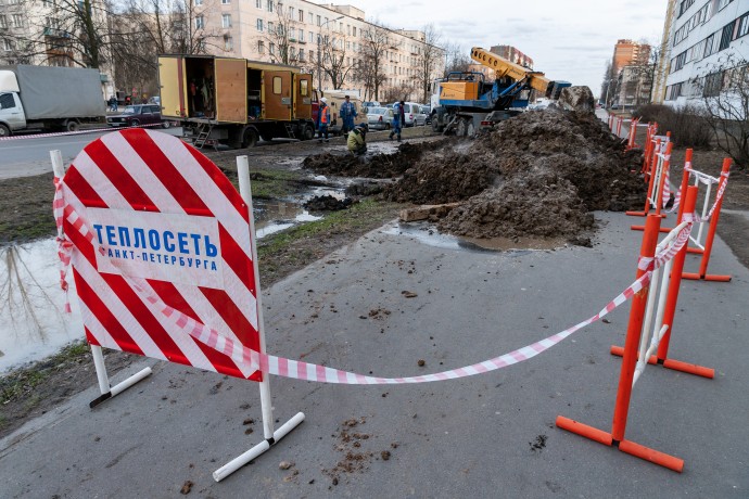 Половину всех средств по госконтрактам на ремонт теплосетей потратили 10 регионов