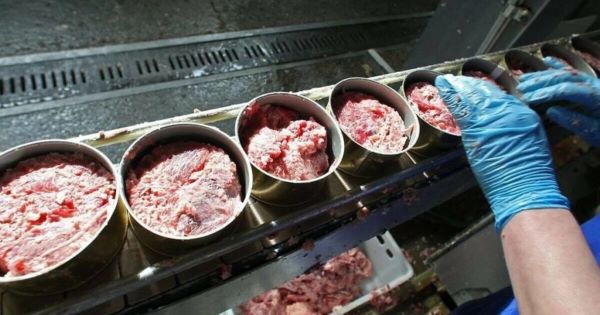В Иркутской области выявили 35 нарушений качества продуктов