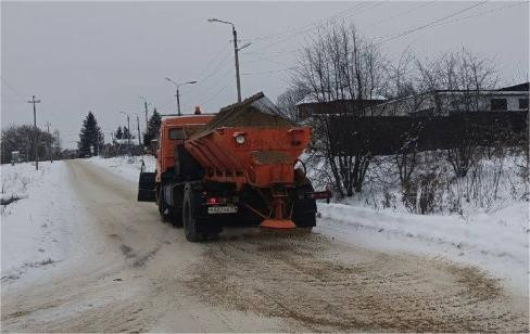 В Туле продолжают расчищать улицы после сильного снегопада
