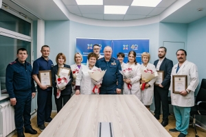 Офицеры СК России поздравили работников медицинских учреждений с наступающим Новым годом и Рождеством Христовым