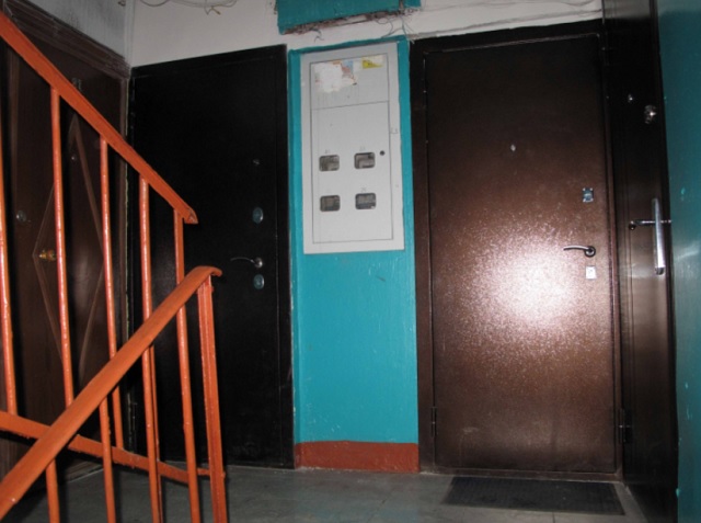 В Саранске вынесен приговор шумевшим в подъезде хулиганам, избившим сделавшего им замечание жильца