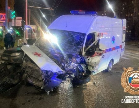 В уфимском Сипайлово произошло ДТП с участием машины Скорой помощи