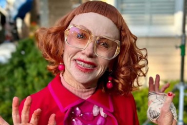 Хоррор «Орудия» получит приквел про страшную тётю Глэдис. Но только после «Обители зла»!