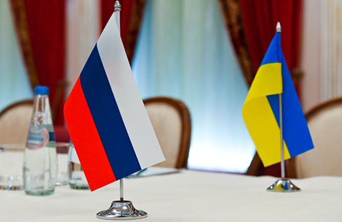 В Кремле ждут от Украины сигнала о готовности возобновить прямые переговоры