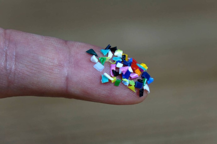 Названо, сколько микропластика вдыхает человек Названо, сколько микропластика вдыхает человек