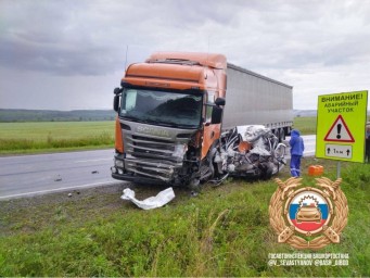 В Башкирии в столкновении с грузовиком погиб водитель «Лады» 