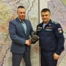 Михаил Евраев встретился с командиром 299-го гвардейского парашютно-десантного полка