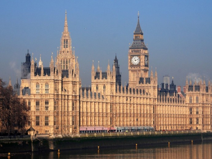 Британские парламентарии призвали власти ужесточить контроль за ИИ-системами Британские парламентарии призвали власти ужесточить контроль за ИИ-системами