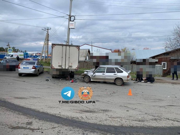 В Уфе в жутком ДТП пострадали двое взрослых и ребёнок